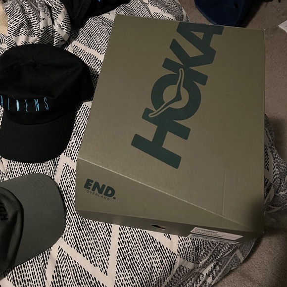 Hoka The End collab limited edition - Picture 2 of 7